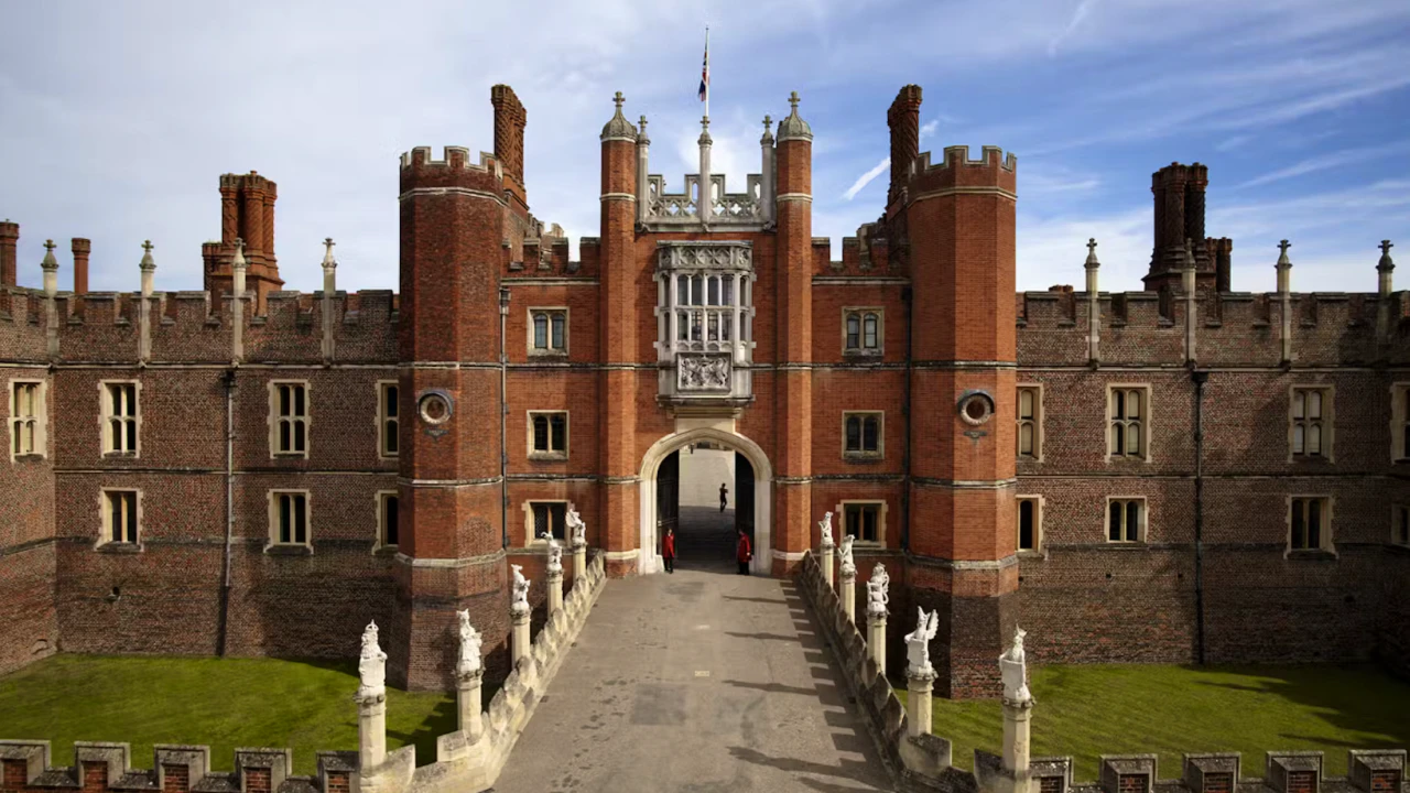 Thorpe Park + Hampton Court Palace Ticket Price