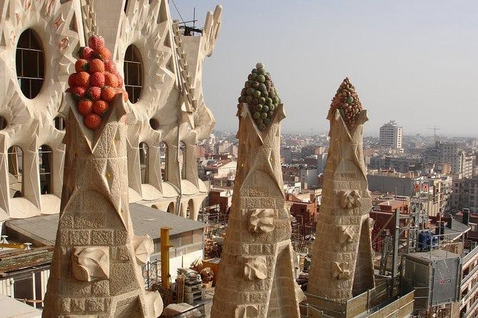 Barcelona Highlights: Sagrada Família & Gaudí Houses Guided Tour Review