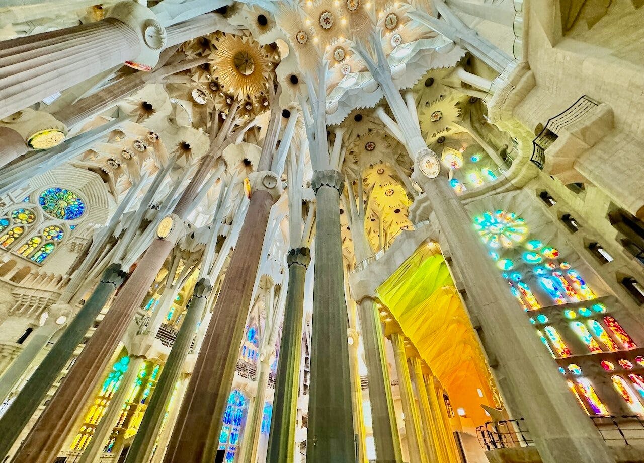 Barcelona Highlights: Sagrada Família & Gaudí Houses Guided Tour Discount