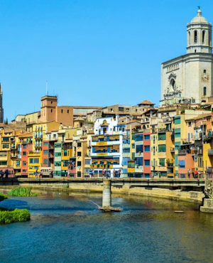 Girona City Private Half-Day Tour with High-Speed Train Transfer from Barcelona