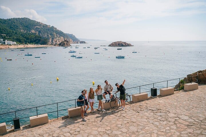 Girona City Private Half-Day Tour with High-Speed Train Transfer from Barcelona 