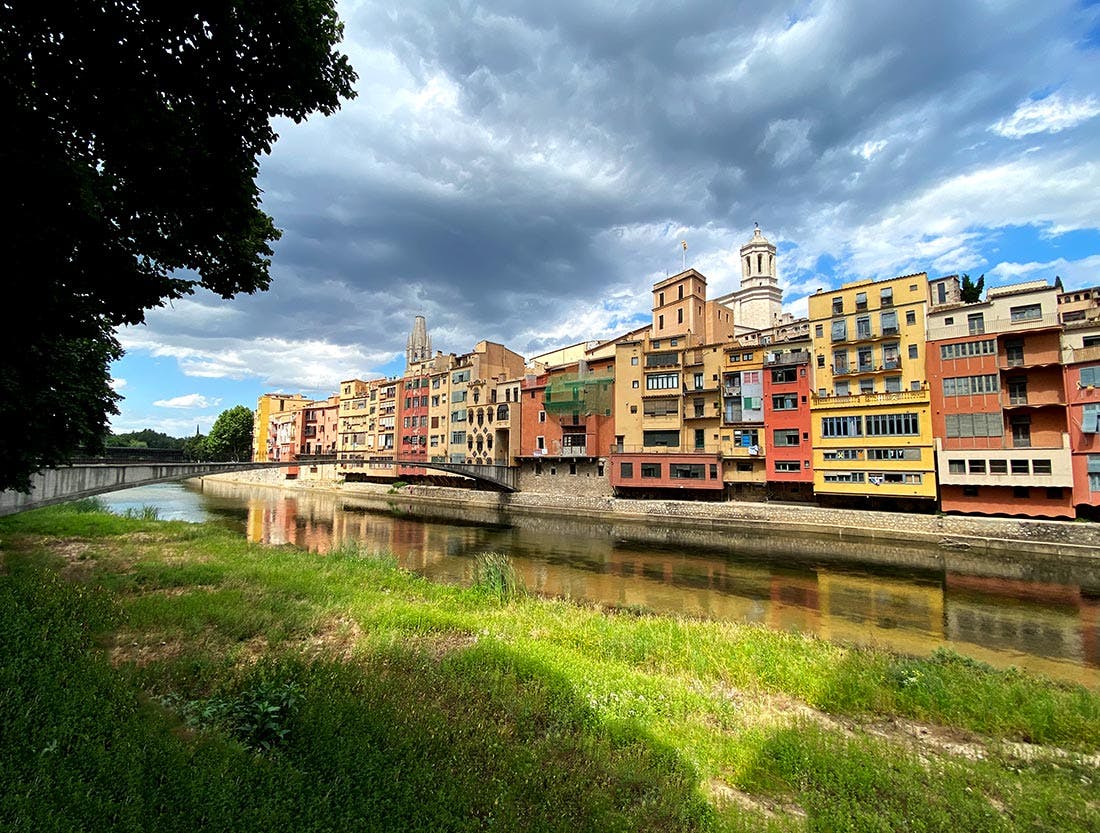 Girona City Private Half-Day Tour with High-Speed Train Transfer from Barcelona Discount