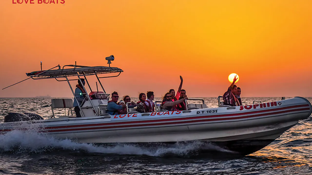 Love Boat Sightseeing Tour Dubai Discount