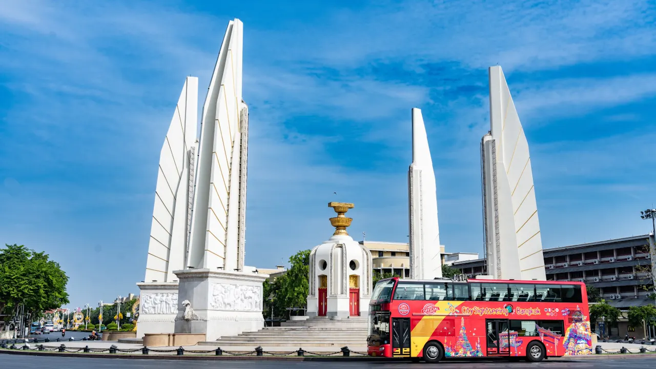 Bangkok Hop-On Hop-Off Bus Tour with 24, 48 or 72-Hour Validity Location