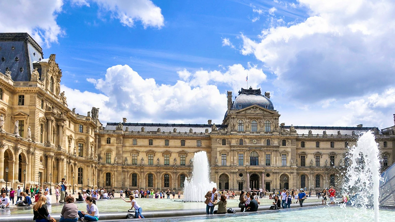 Big Bus Hop on Hop off Pass Paris Review