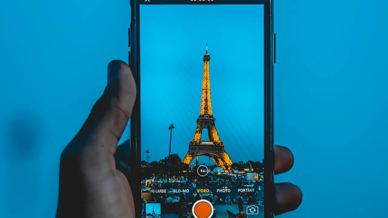 Eiffel Tower Ticket with Priority Access and Audio Guide Discount