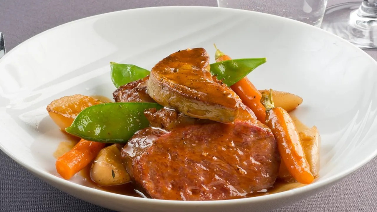 Seine River Dinner Cruise Location