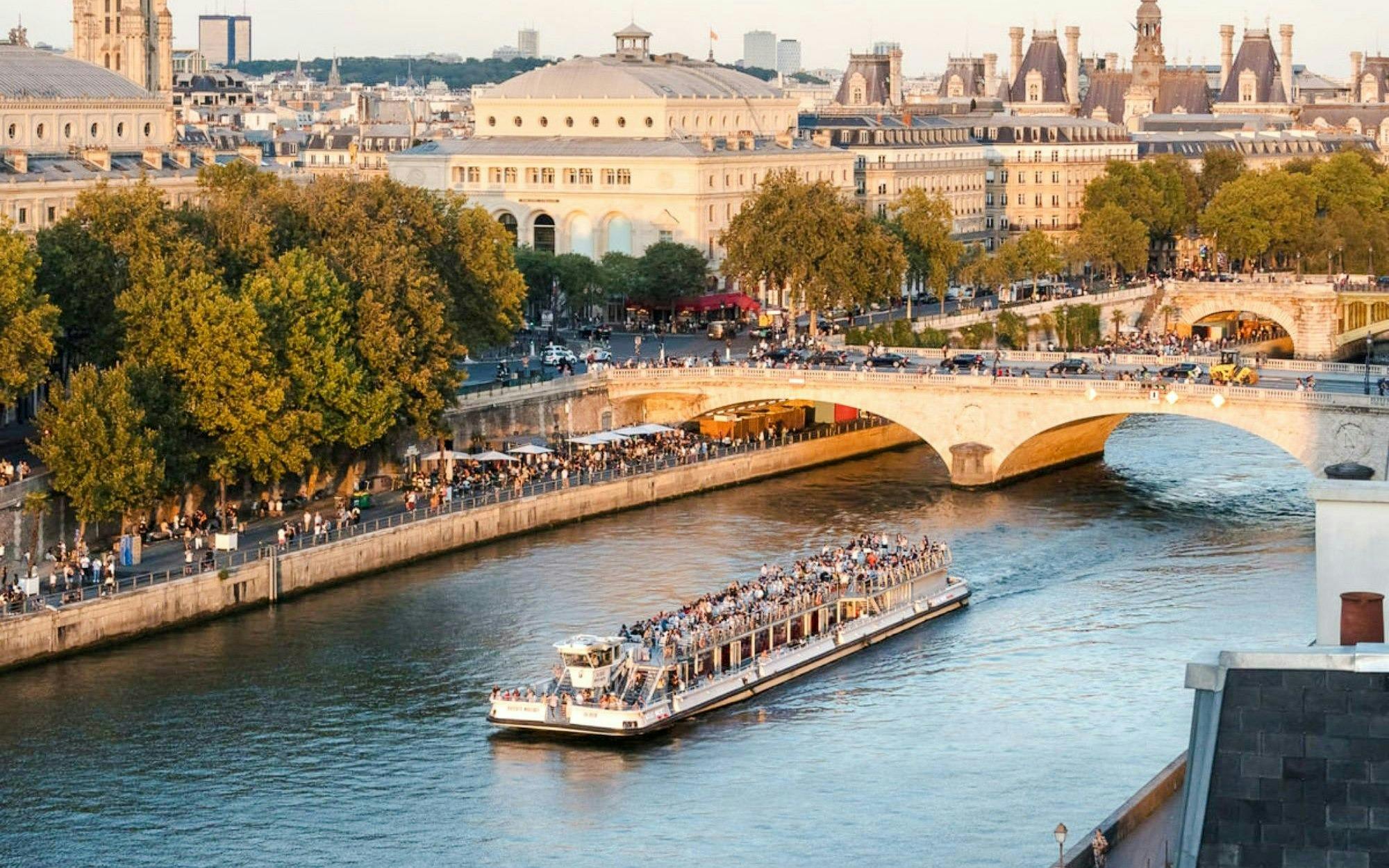 Seine River Dinner Cruise Location