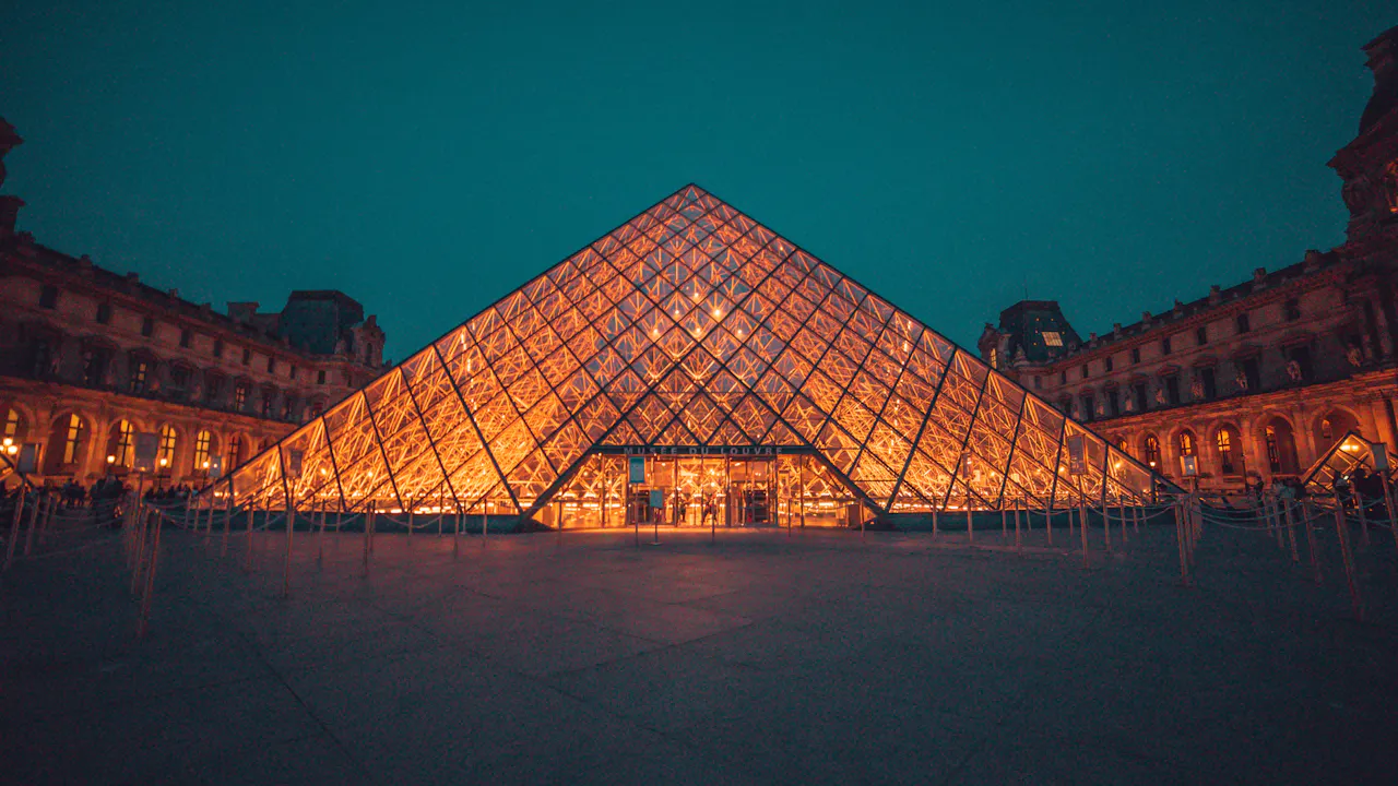 Skip the line Guided Tour of the Louvre Museum Discount