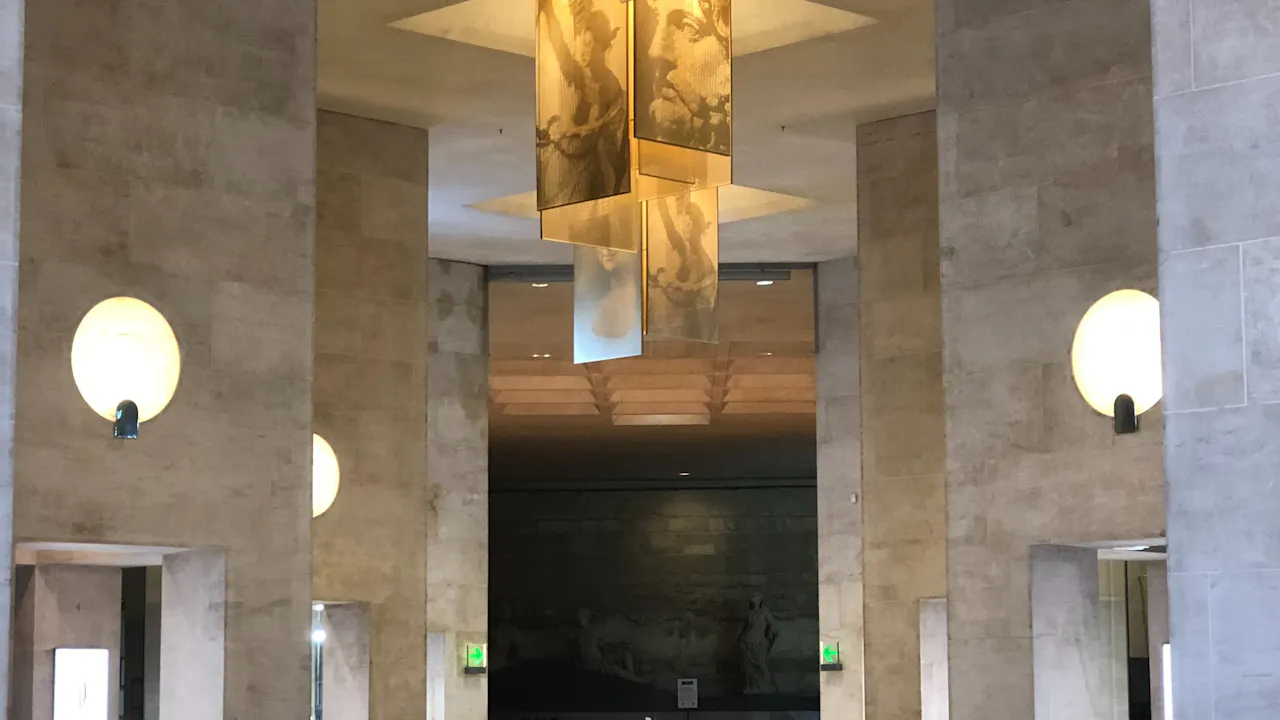 Skip the line Guided Tour of the Louvre Museum Price