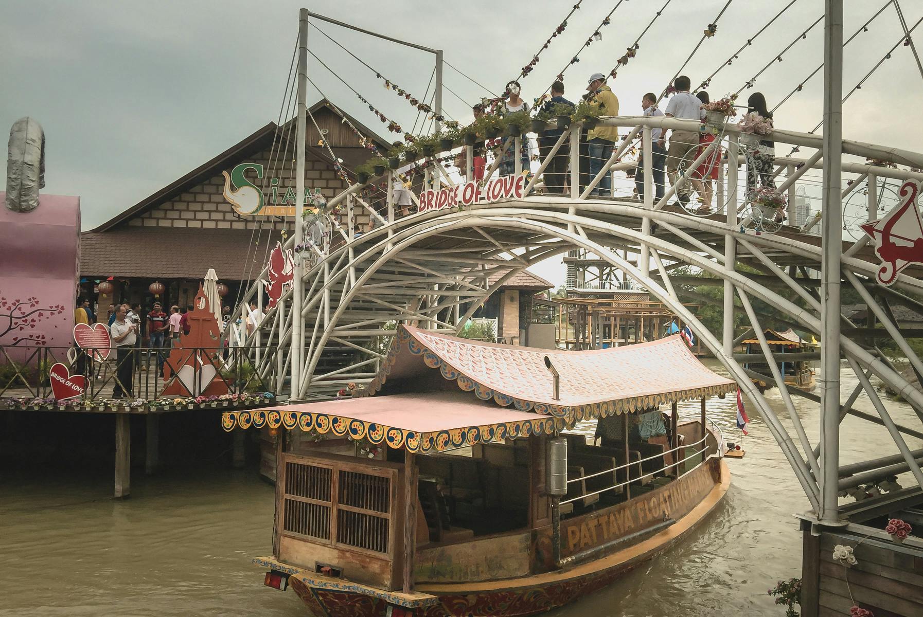 Pattaya Floating Market Discount