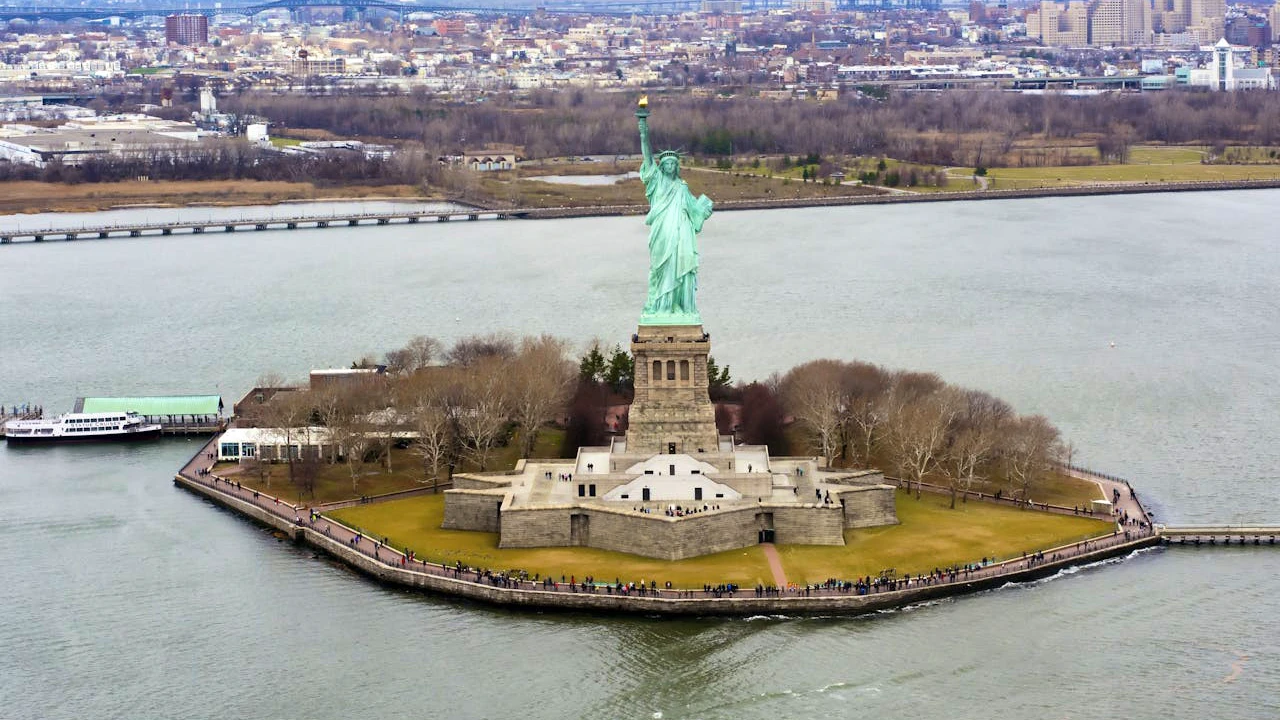 Statue of Liberty Sightseeing Cruise Thrillark