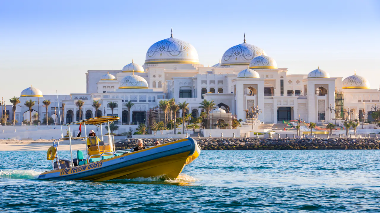 Yellow Boat Abu Dhabi - Corniche Tour