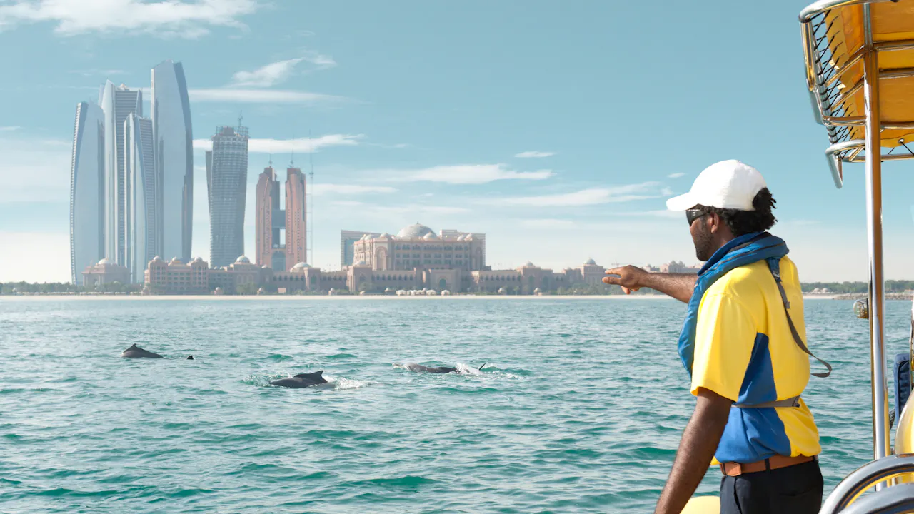 Yellow Boat Abu Dhabi - Corniche Tour