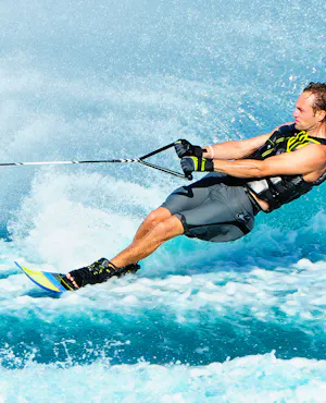 Water Skiing Dubai