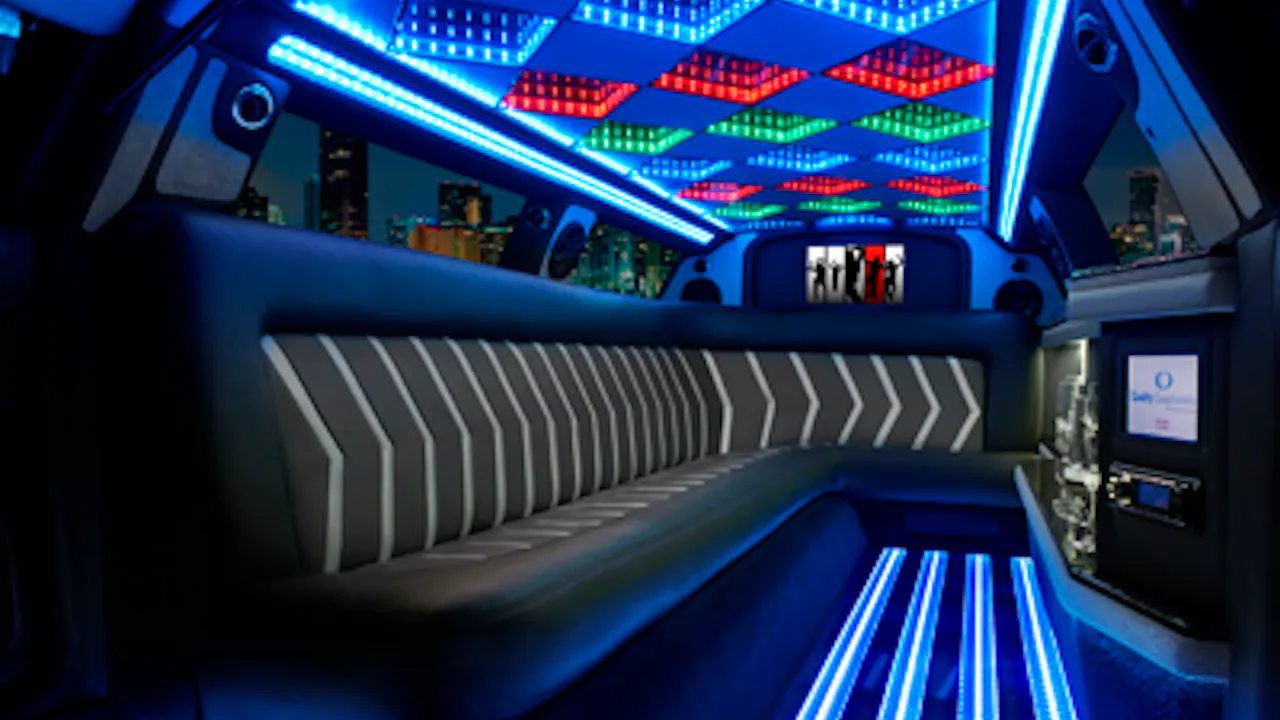 Dubai 4 Hours City Tour in Stretch Limousine Price