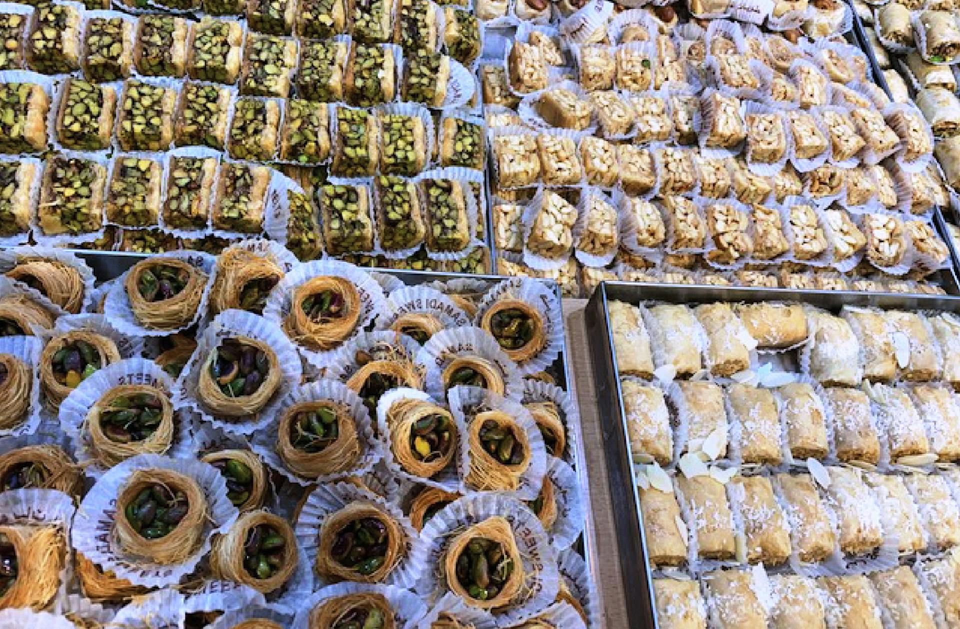 Food Experience with Lunch in Dubai Location