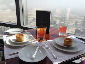 Dubai Private Night Tour with Burj Khalifa Dining Experience