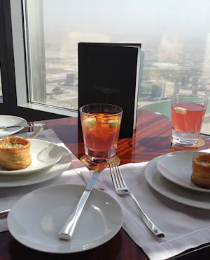 Dubai Private Night Tour with Burj Khalifa Dining Experience