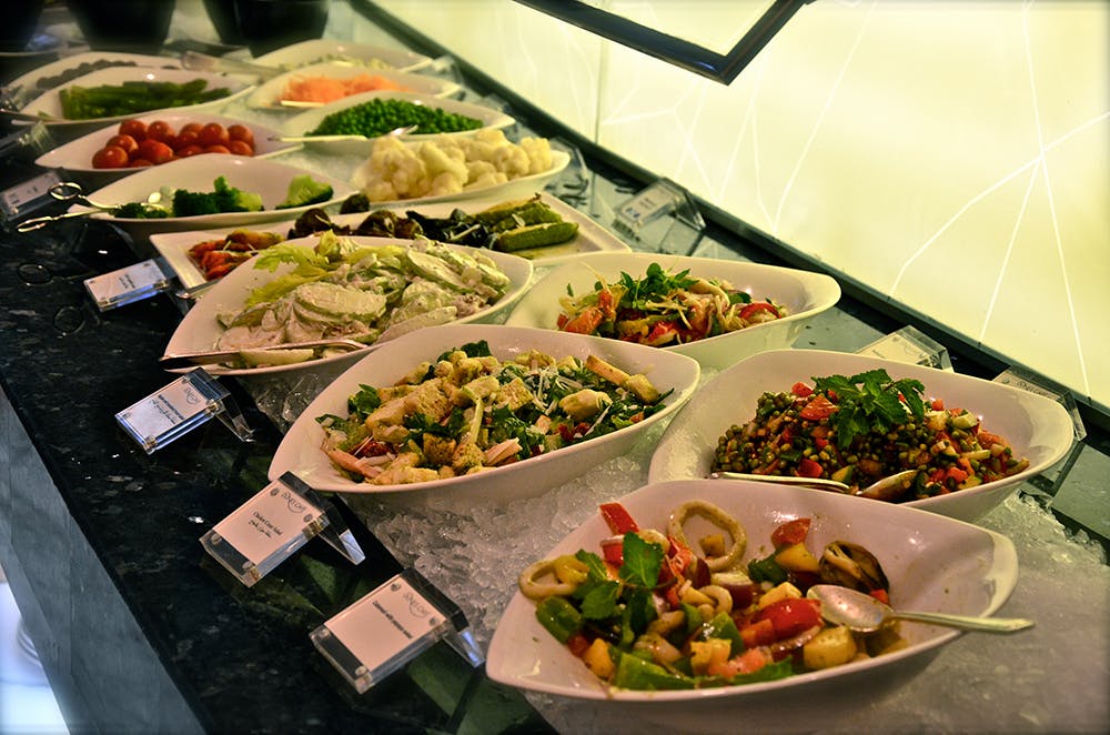 Discover Dubai by night and dine at Burj Al Arab-Al Iwan Location