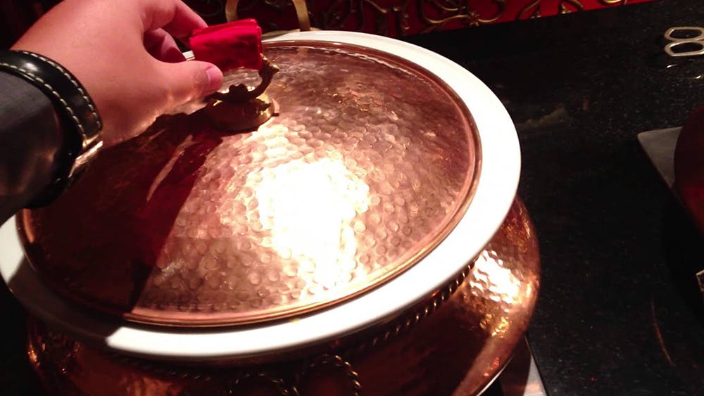 Discover Dubai by night and dine at Burj Al Arab-Al Iwan 