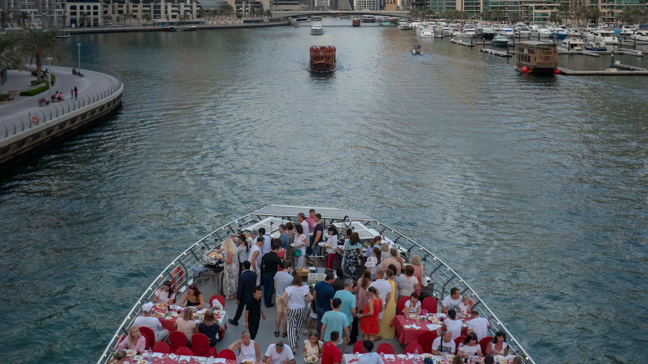 Sunset Dinner Dhow Cruise at Dubai Marina Review