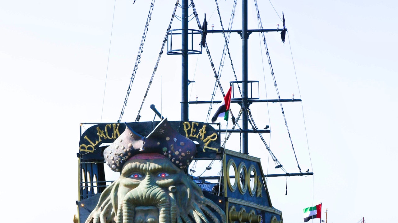 Pirate Brunch and Swim at Dubai Canal Thrillark