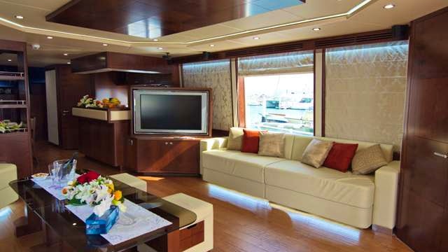 Dubai Private Yacht Tour