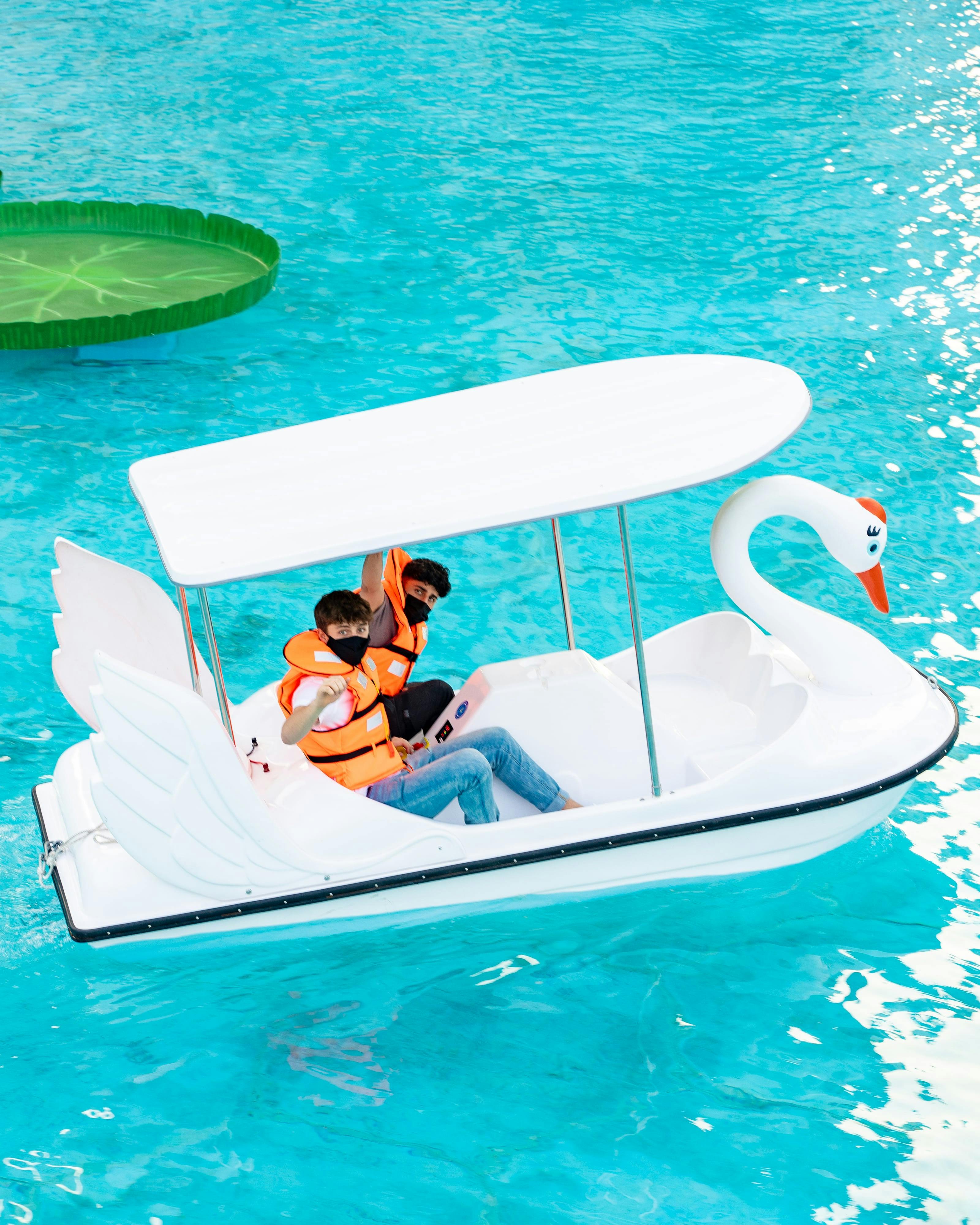 Dubai Fountain Electric Swan Boats Ticket