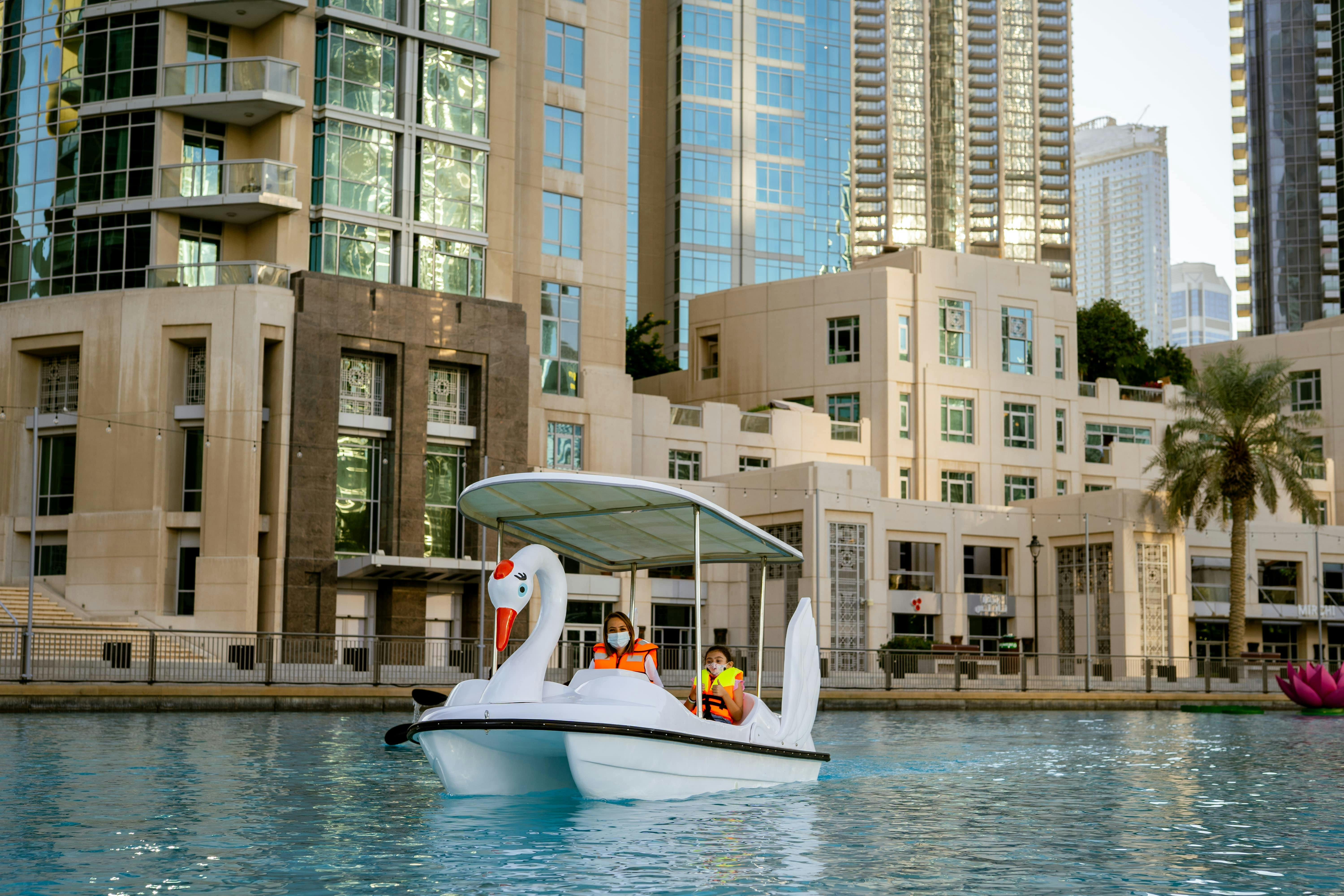 Dubai Fountain Electric Swan Boats Price