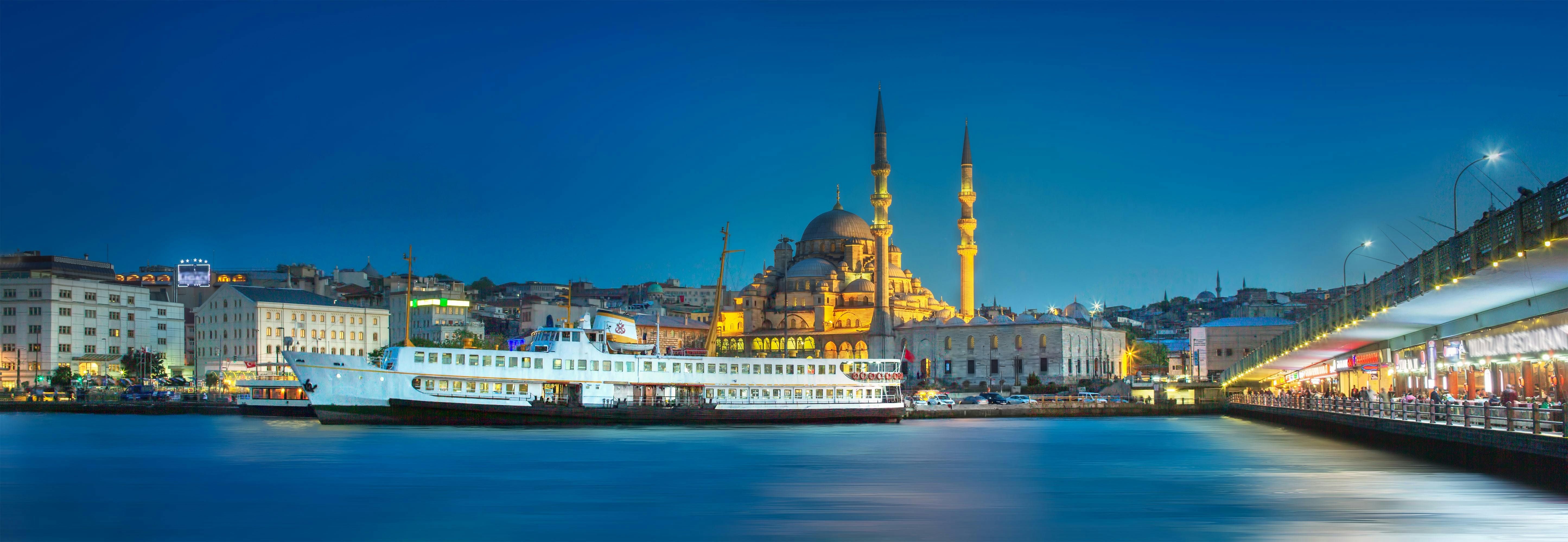 Bosphorus Dinner Cruise with Sightseeing and Show Category