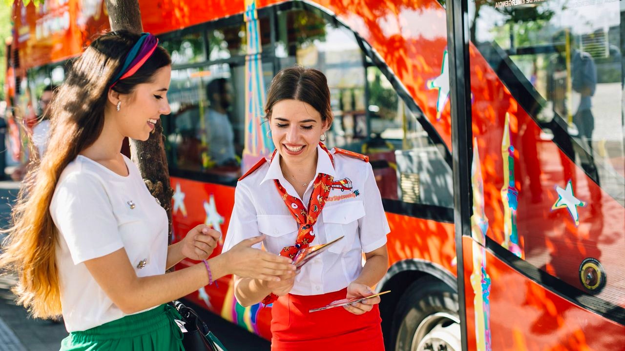 Dubai City Sightseeing Tour: 24 Hours Hop on Hop Off Thrillark