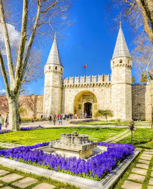 Topkapı Palace: Entry Ticket with Guided Tour
