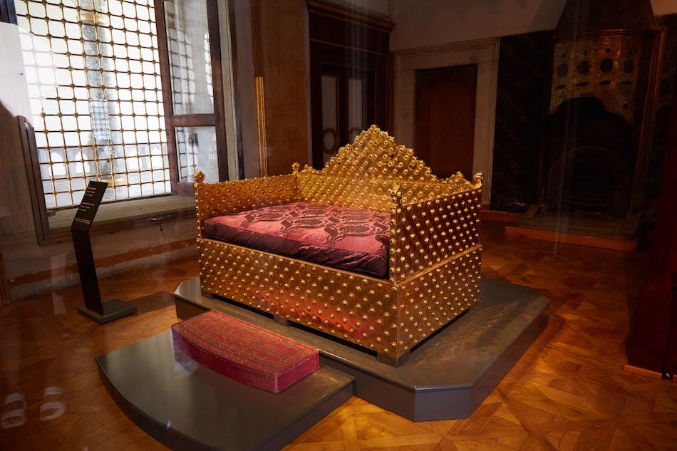 Topkapı Palace: Entry Ticket with Guided Tour Discount