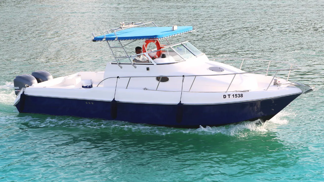 Dubai Private Yacht: 32 Feet Ticket