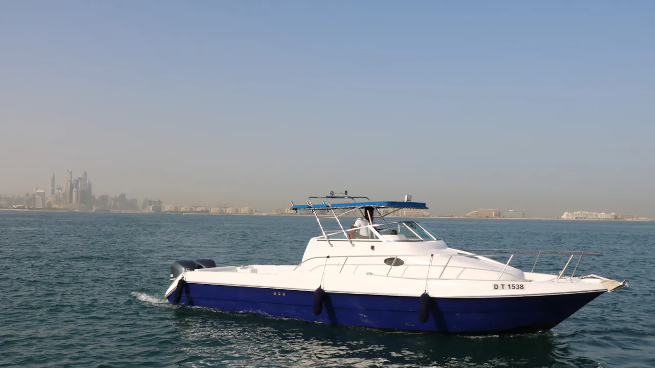 Dubai Private Yacht: 32 Feet Discount
