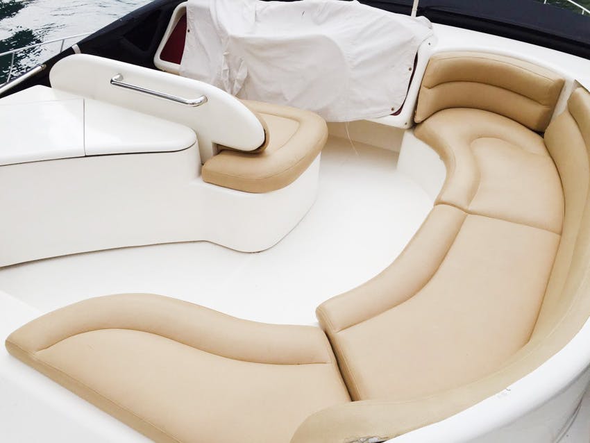 Dubai Private Yacht: 52 Feet 