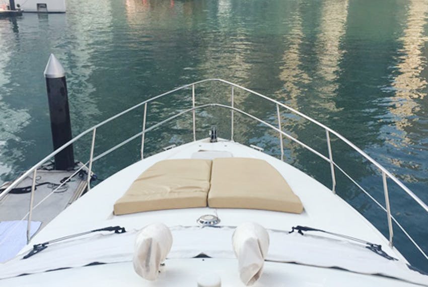 Dubai Private Yacht: 52 Feet 