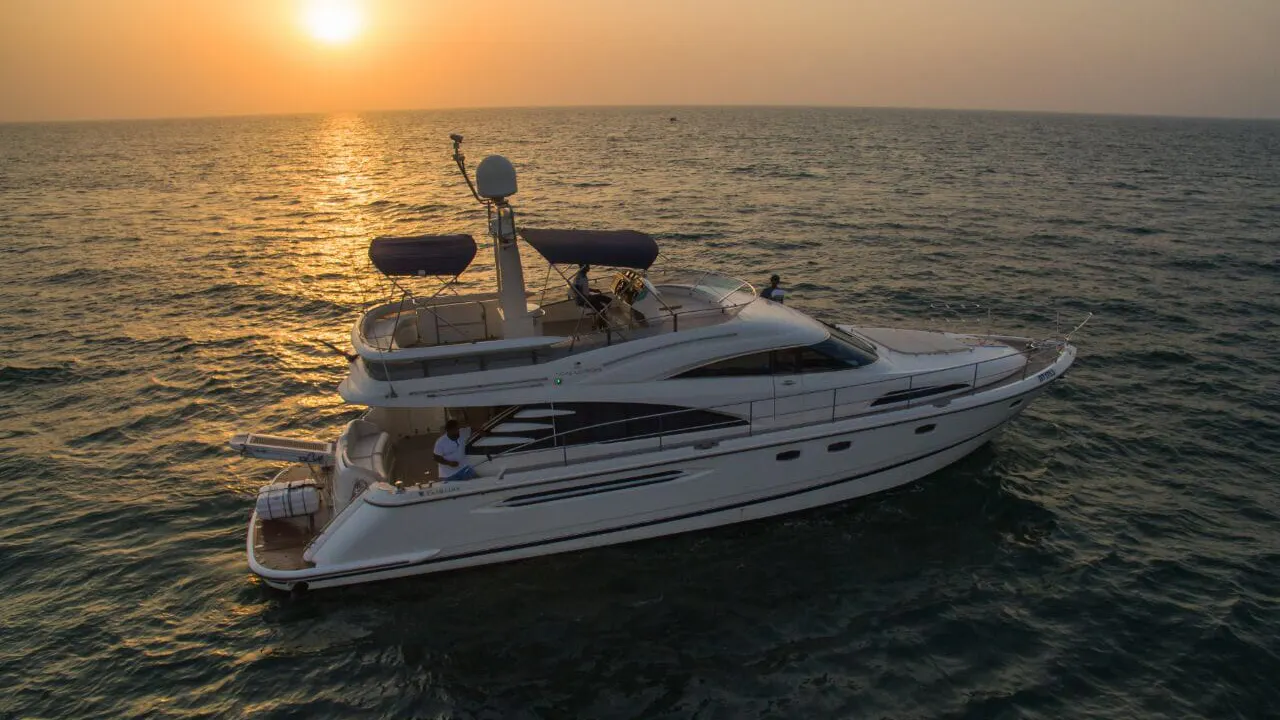 Dubai Private Yacht: 65 Feet Price