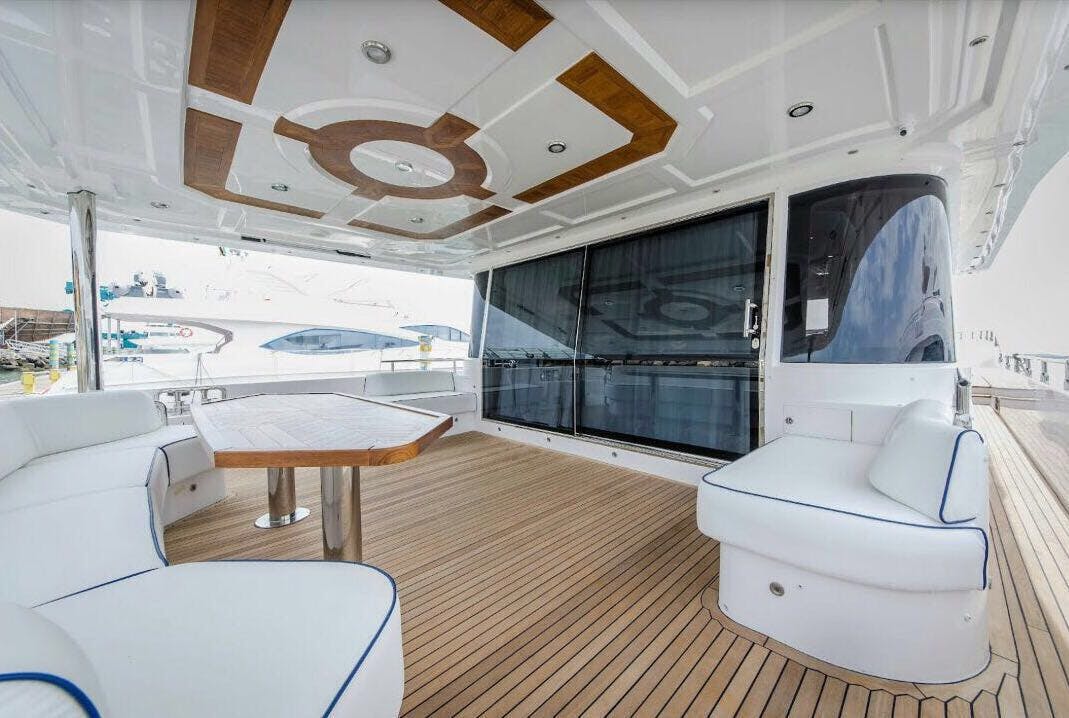 Dubai Private Yacht: 75 Feet 