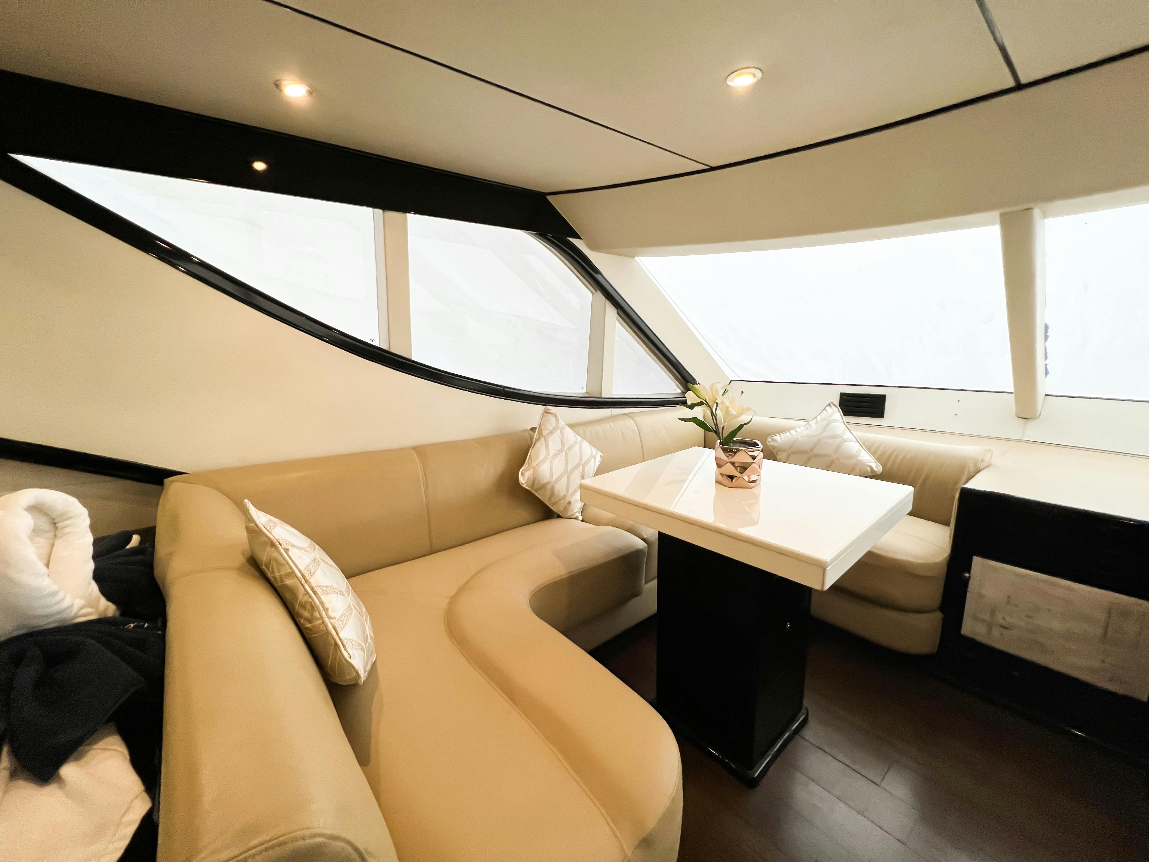 Dubai Private Yacht: 75 Feet ( Up to 30 pax) 