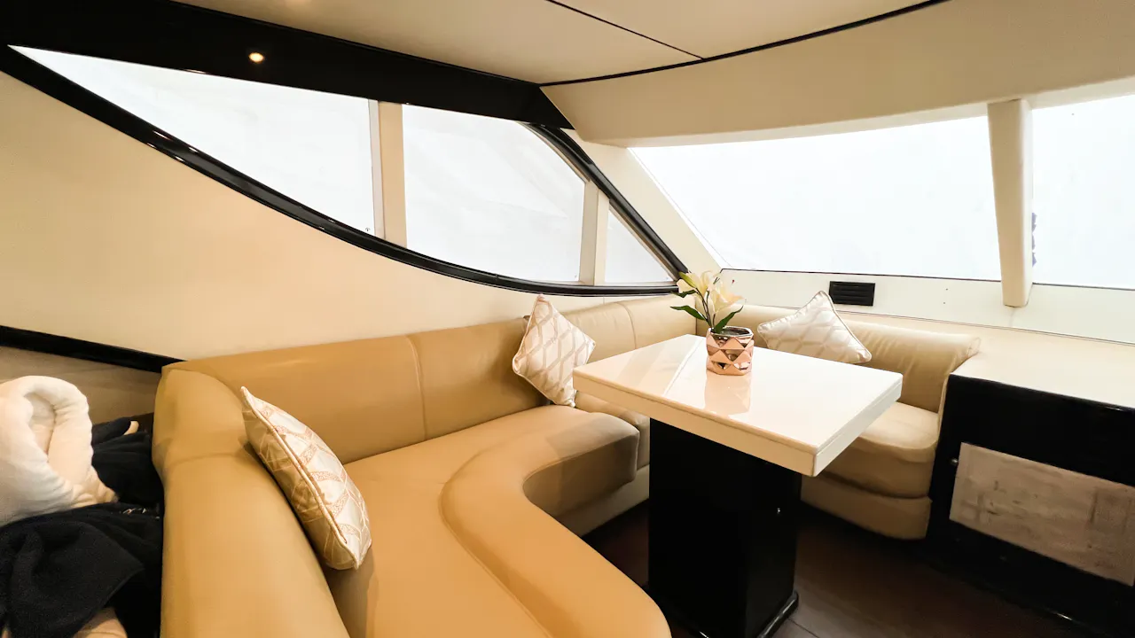 Dubai Private Yacht: 75 Feet ( Up to 30 pax)