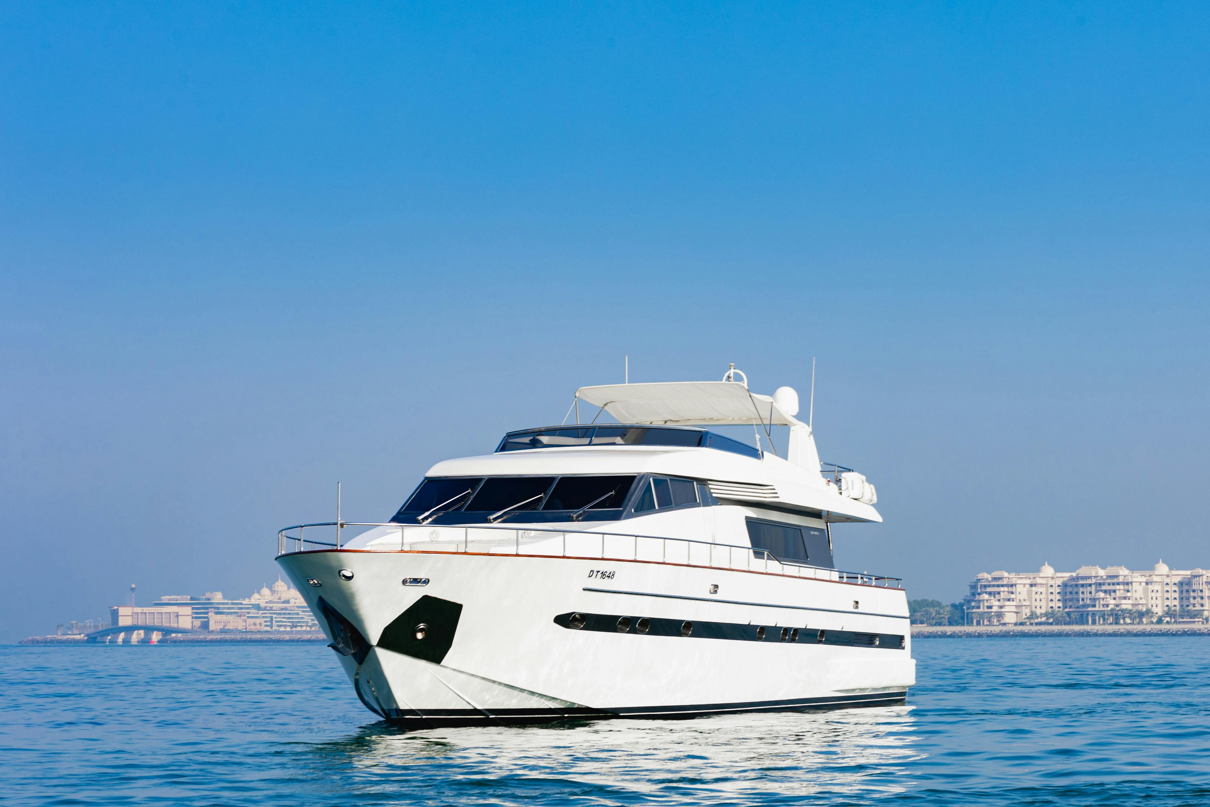 Dubai Private Yacht: 82 Feet (Up to 50 Pax)
