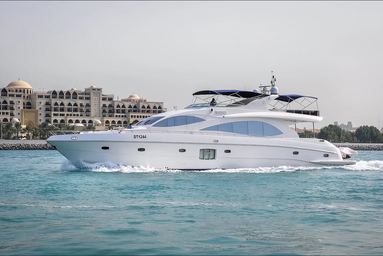 Dubai Private Yacht: 82 Feet (Up to 50 Pax)