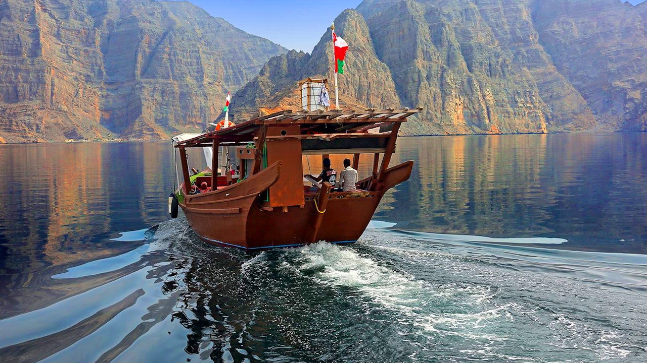 To Khasab: Full Day Trip with Dhow Cruise & Dolphin Watching Ticket