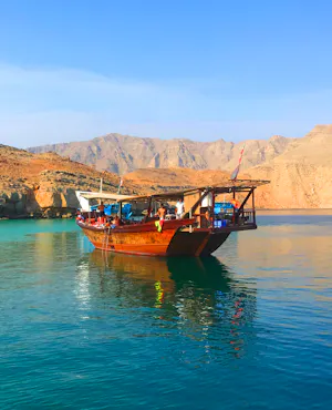 To Khasab: Full Day Trip with Dhow Cruise and Dolphin Watching