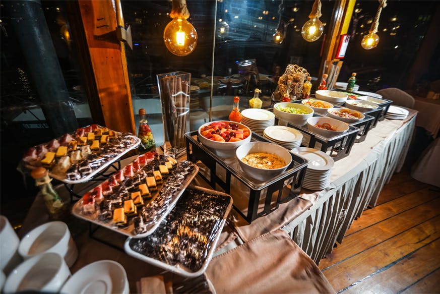 Luxury Black Pearl Dinner Cruise in Dubai Canal Location