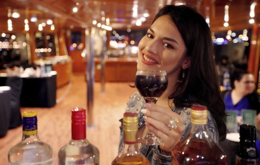 Luxury Black Pearl Dinner Cruise in Dubai Canal Discount