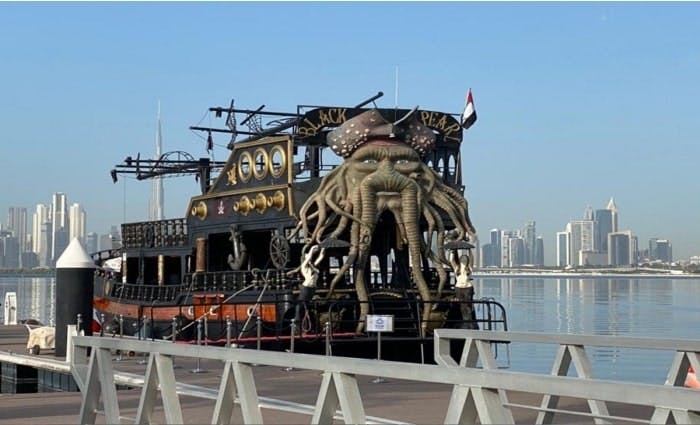Luxury Black Pearl Dinner Cruise in Dubai Canal Price