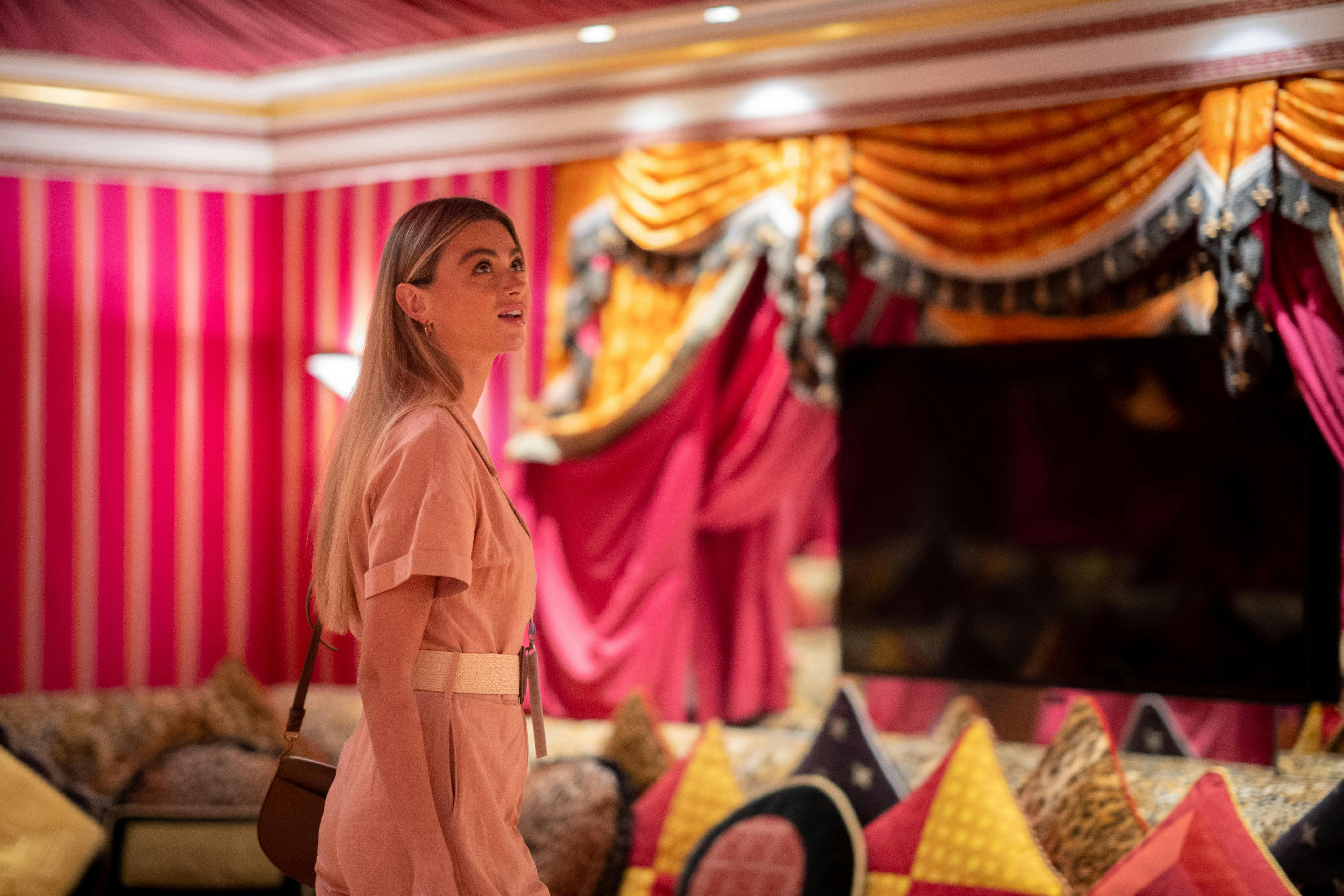 Inside Burj Al Arab Tour with Gold Cappuccino at UMA Lounge 